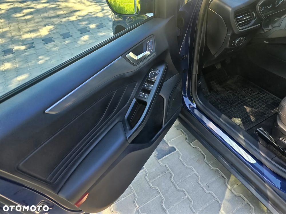 Ford Focus 1.5 EcoBoost Titanium Business - 16