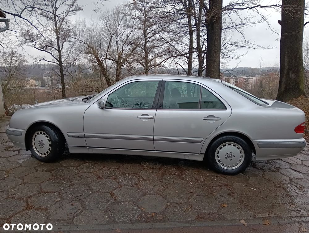 Mercedes-Benz Klasa E - 5