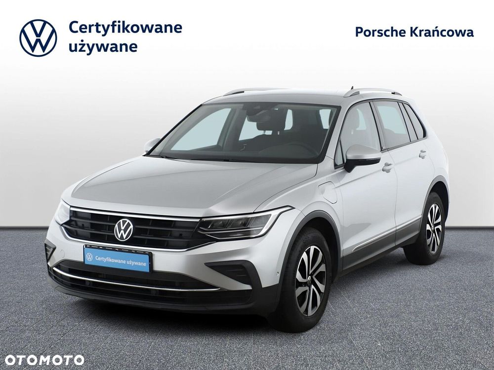 Volkswagen Tiguan - 1