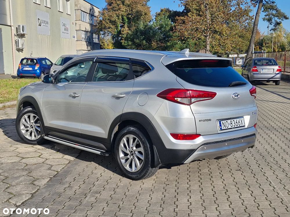 Hyundai Tucson 1.6 GDI BlueDrive Style 2WD - 10
