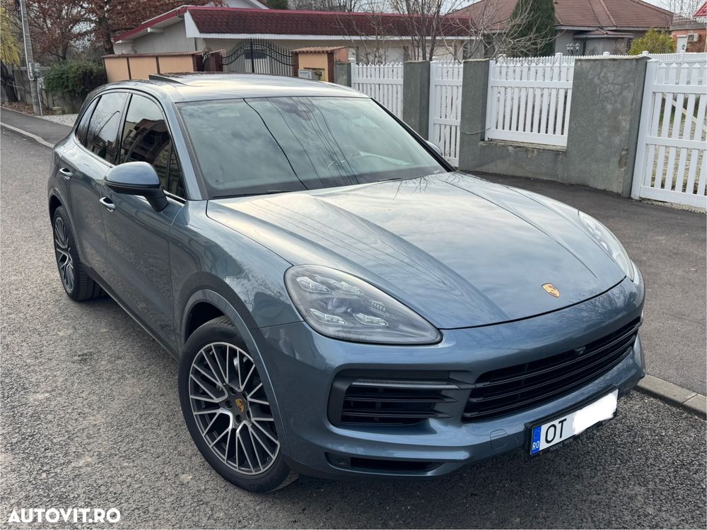 Porsche Cayenne - 1