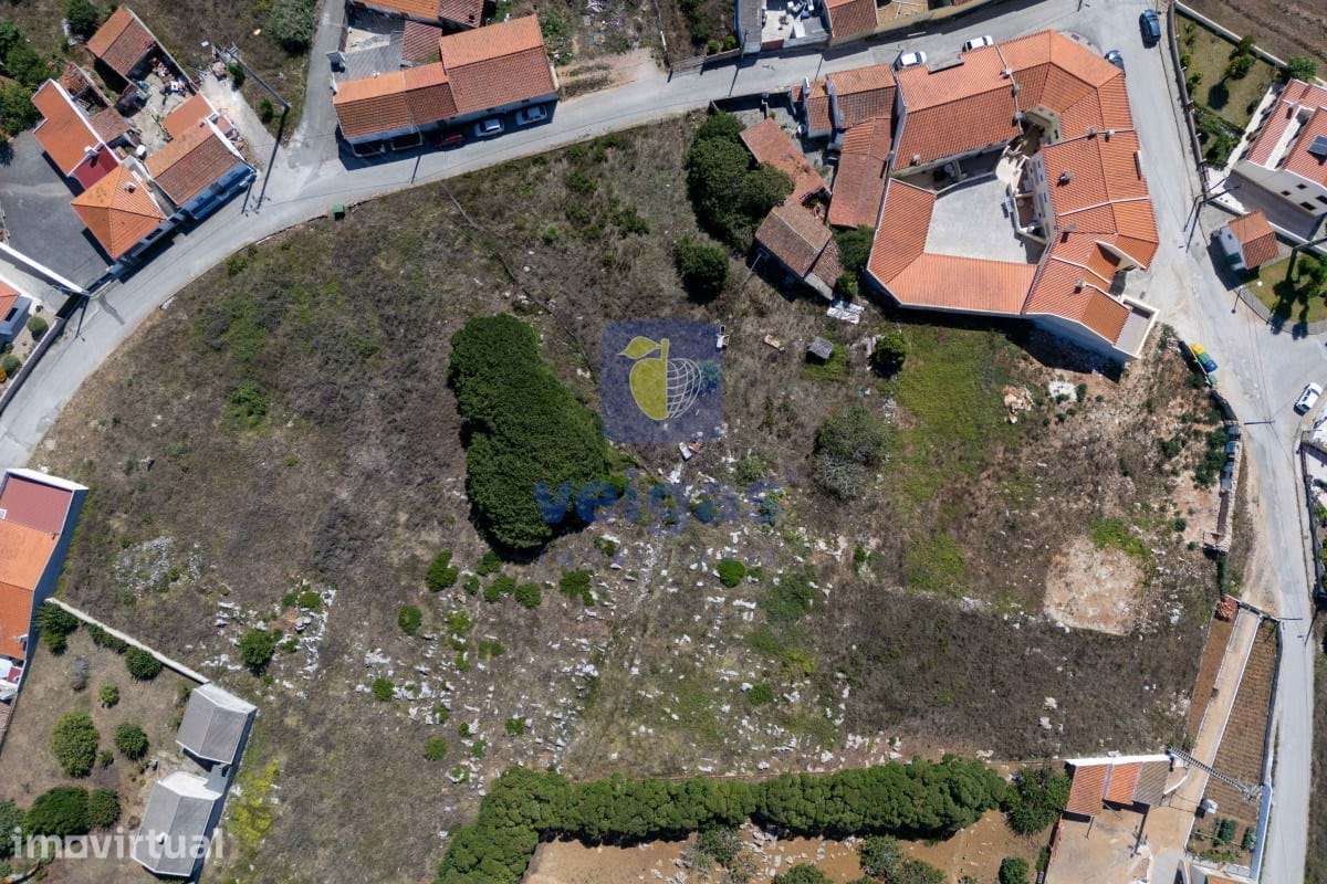 Terreno com 3.800m², localizado em Serra del Rei, uma das regiões mais - Grande imagem: 3/13