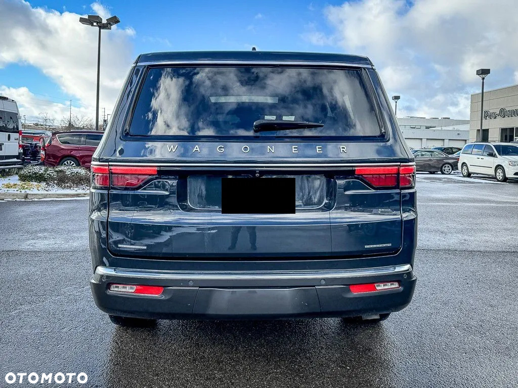 Jeep Wagoneer - 7