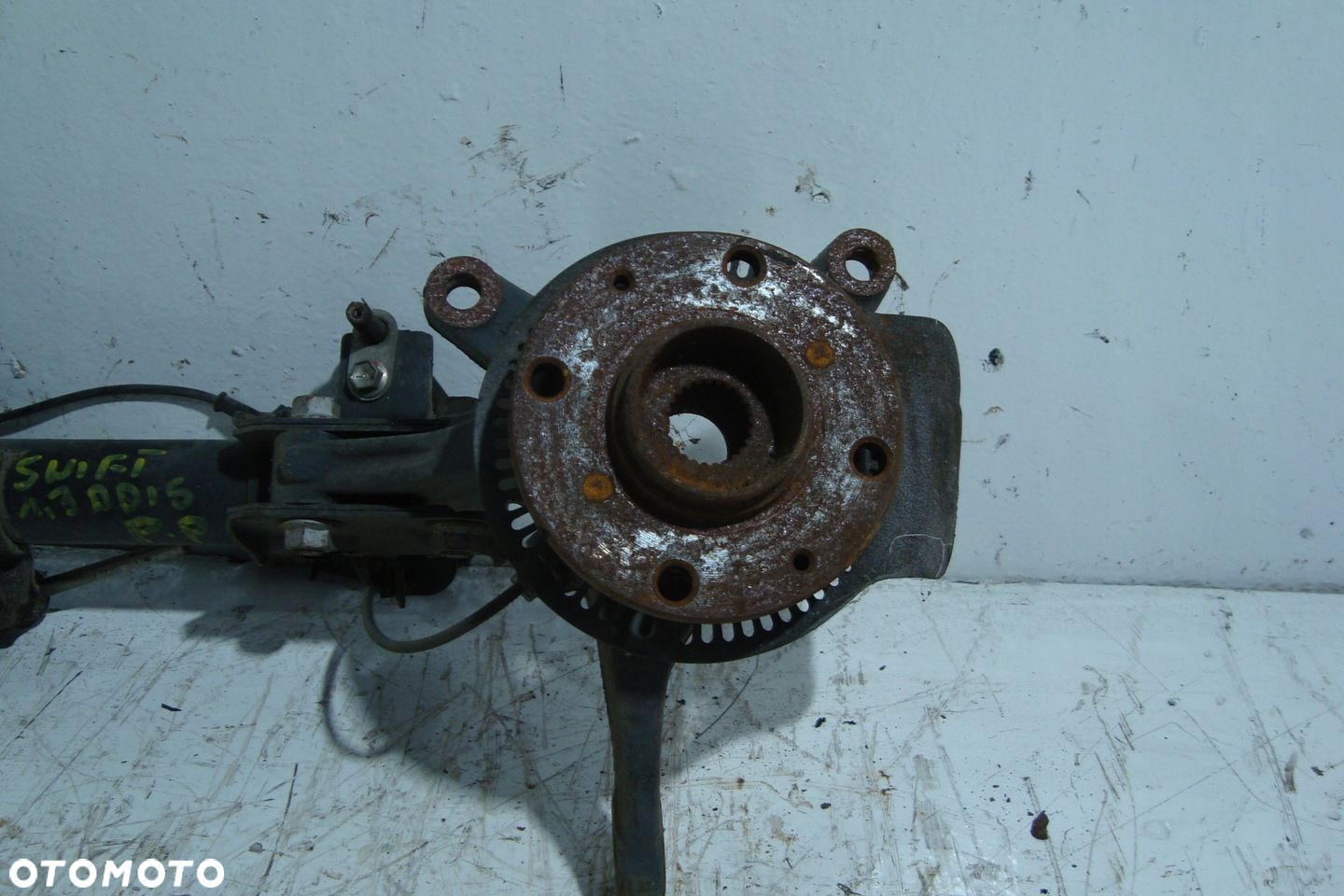 ZWROTNICA MCPHERSON PRAWY PRZÓD SUZUKI SWIFT MK7 1,3 DDIS 10- - 4