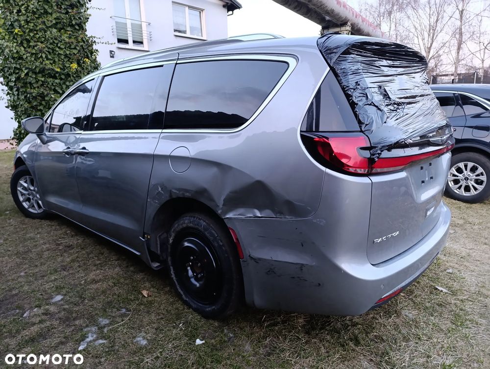 Chrysler Pacifica - 8