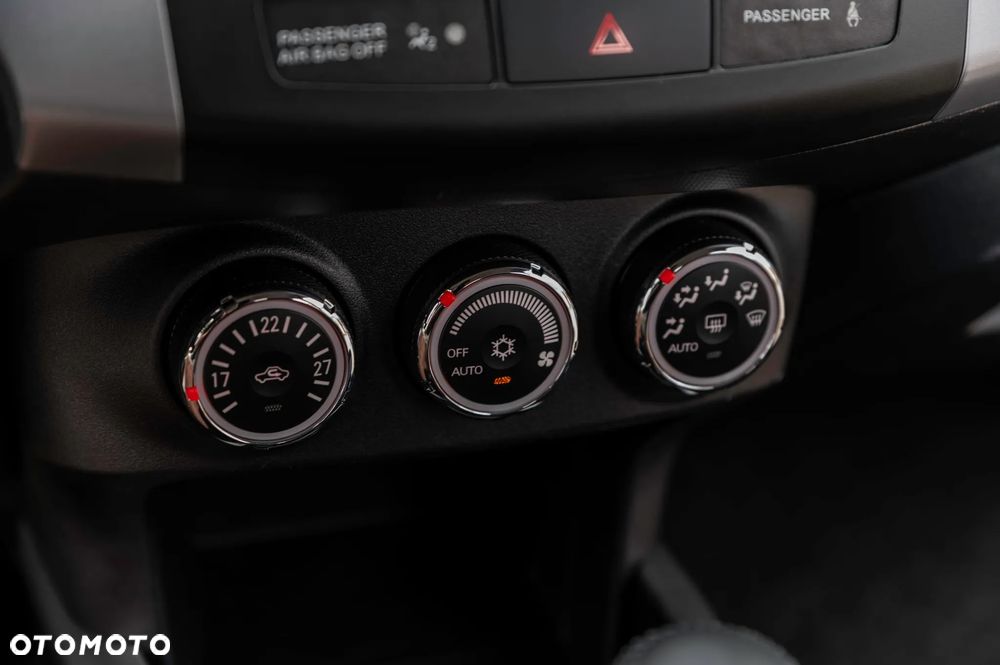 Mitsubishi Outlander - 36