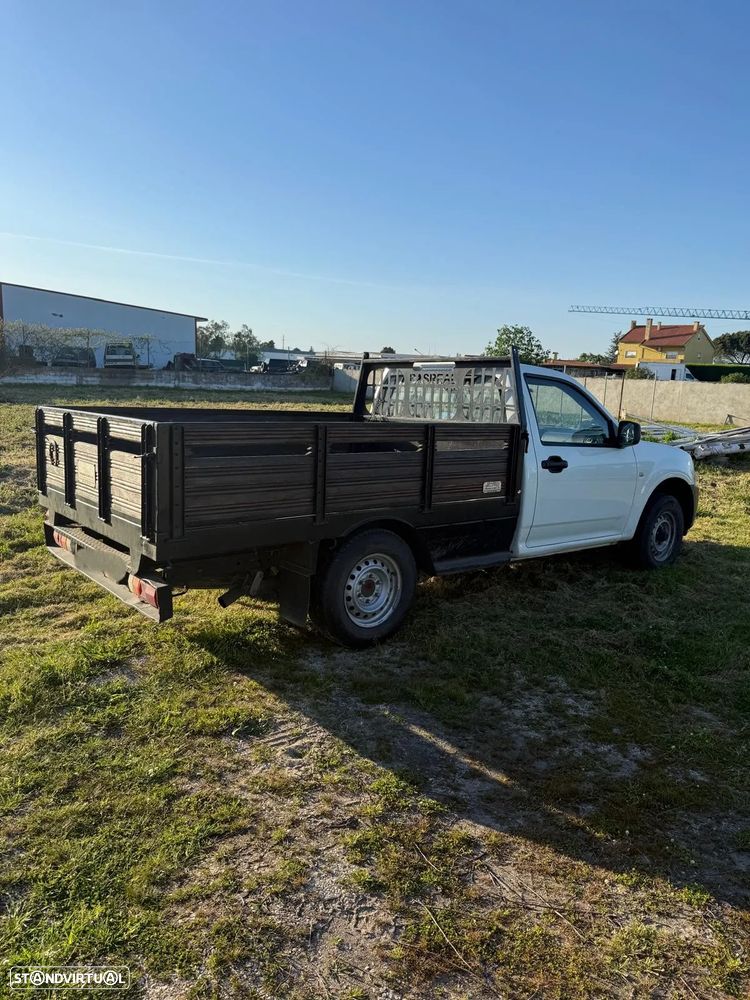 Isuzu D-Max 2.5 DTi CL 2WD L4 CM - 3
