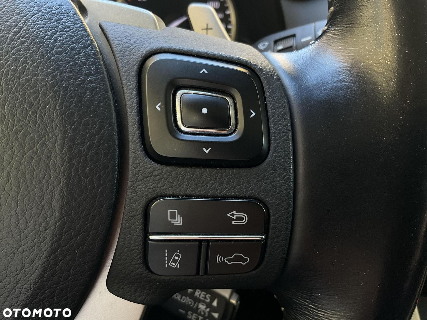Lexus NX 300h Business Edition AWD - 28