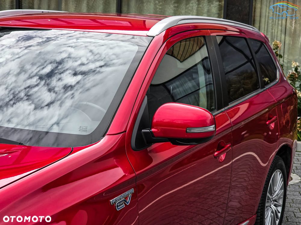 Mitsubishi Outlander 2.4 4WD Plug-In Hybrid Plus - 5