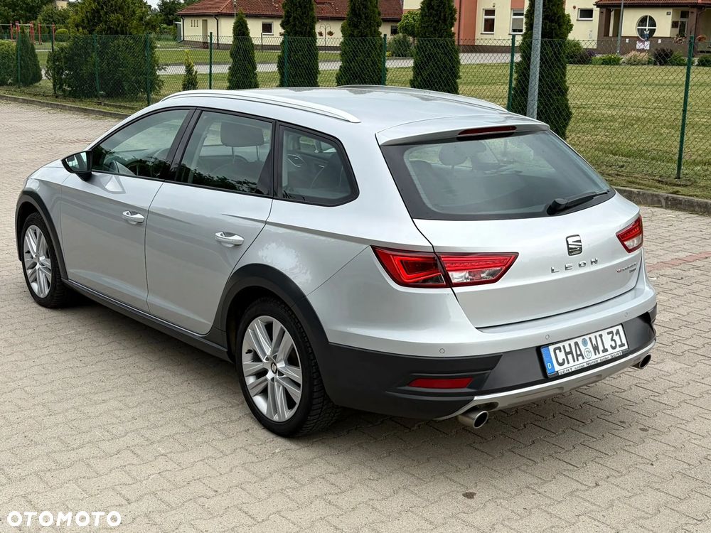 Seat Leon 1.8 TSI Start&Stop DSG XCELLENCE - 2