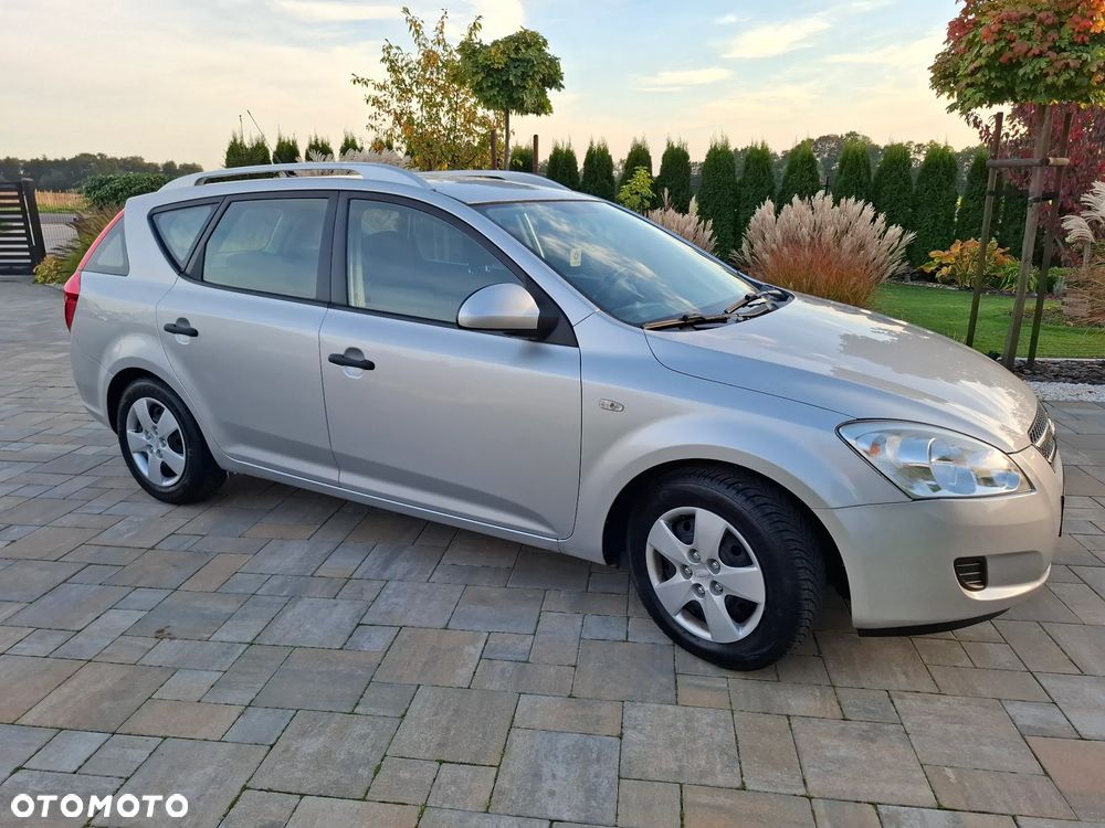 Kia Ceed - 23