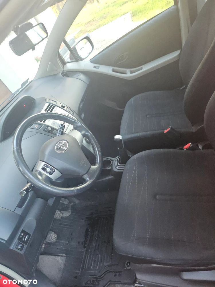 Toyota Yaris 1.4 D-4D Sol - 8