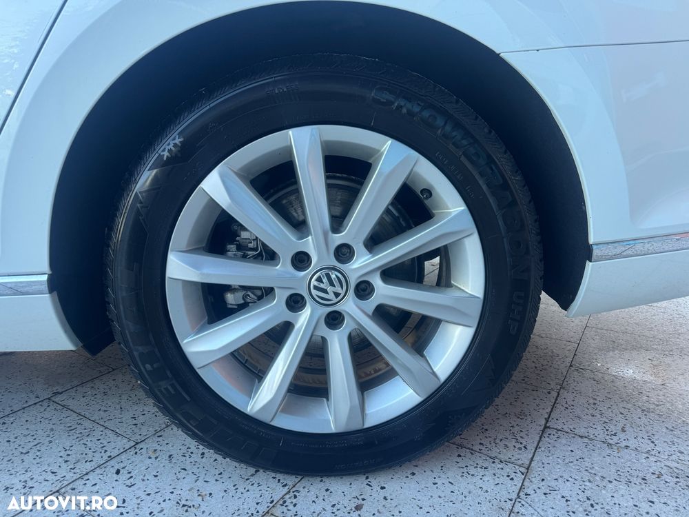 Volkswagen Passat 2.0 TDI SCR DSG 4Motion Business - 24