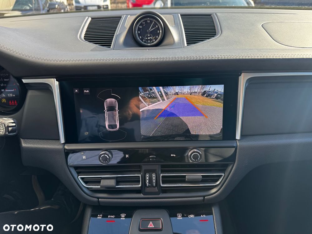 Porsche Macan Standard - 19