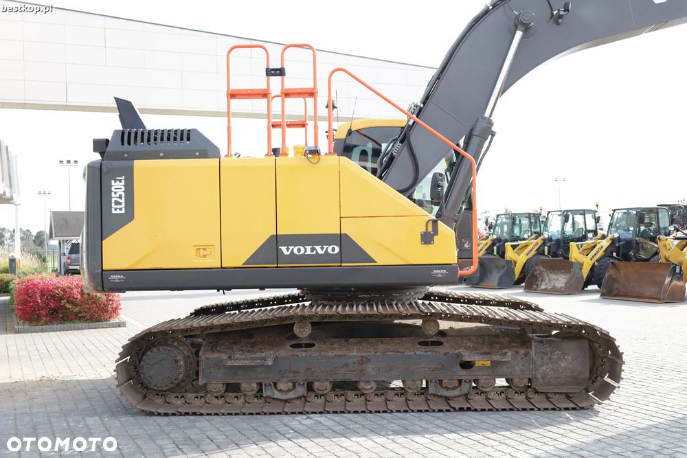 Volvo EC250EL - 11