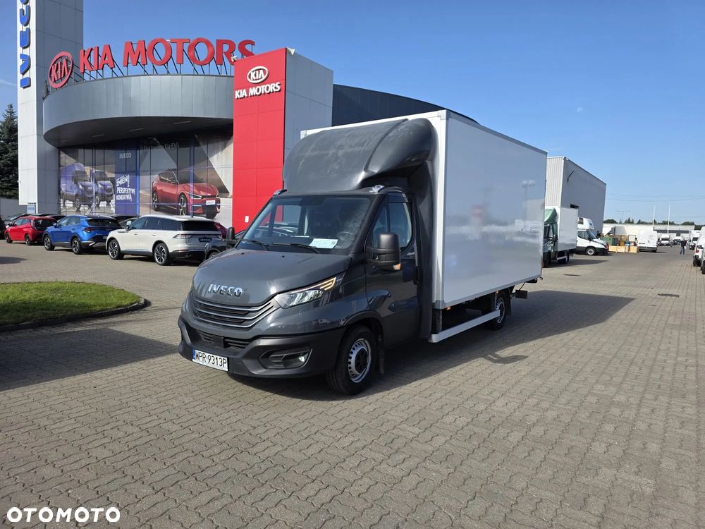 Iveco 35S18 Kontener z Winda 8ep 4200X2200X2200 + Drzwi Boczne Krajowy Super Stan Ledy Nawigacja