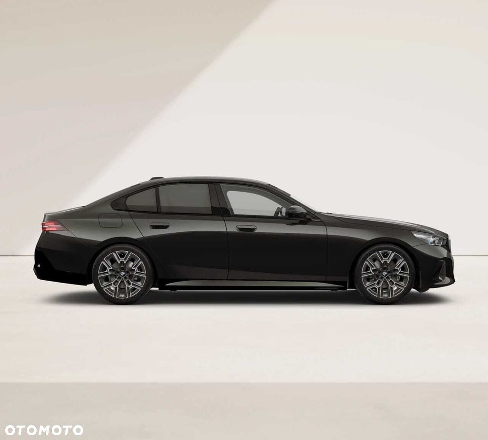 BMW Seria 5 520d xDrive mHEV M Sport - 6