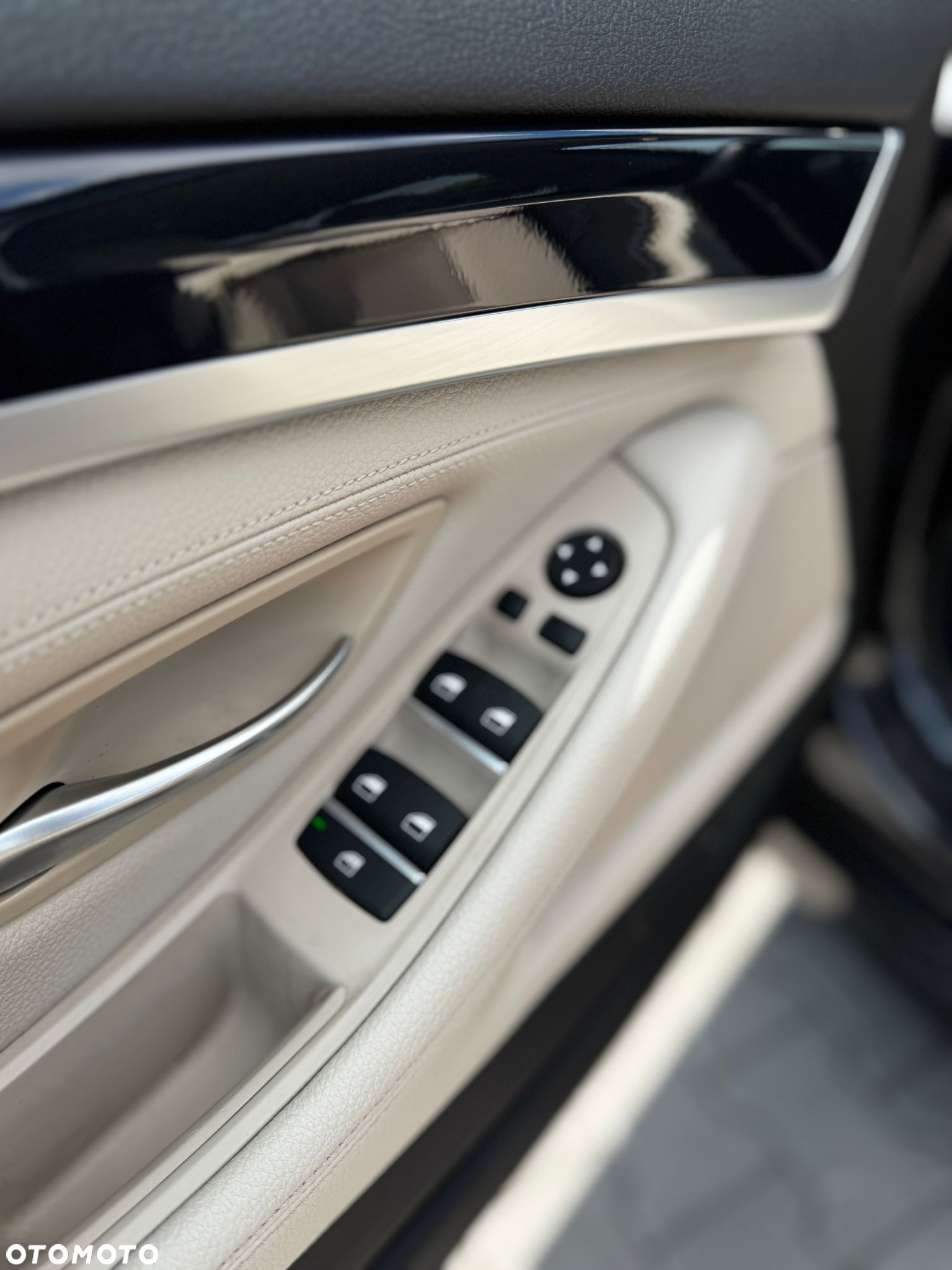 BMW Seria 5 518d Luxury Line - 2