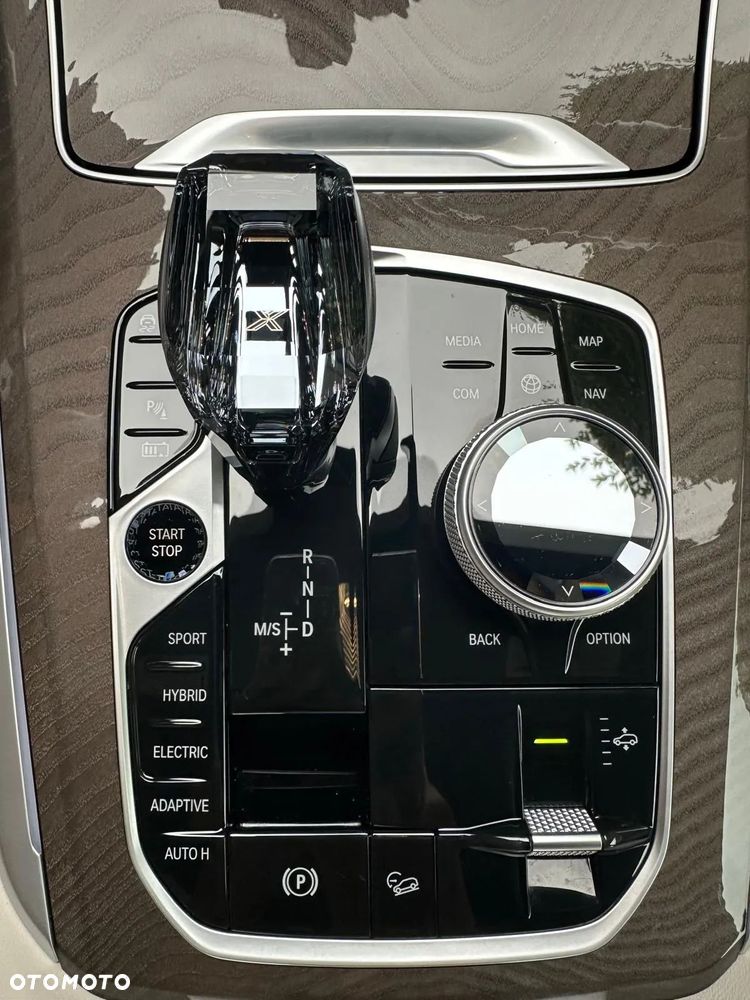 BMW X5 xDrive45e - 24