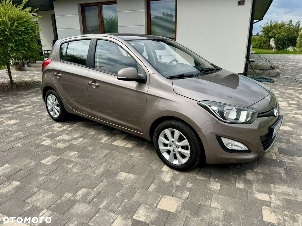 Hyundai i20 - 20