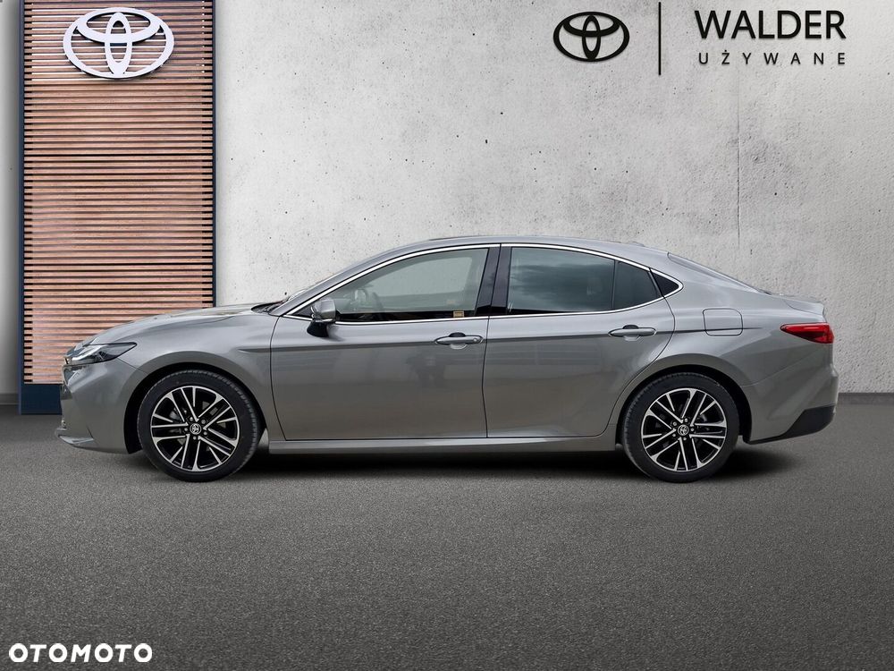 Toyota Camry - 3