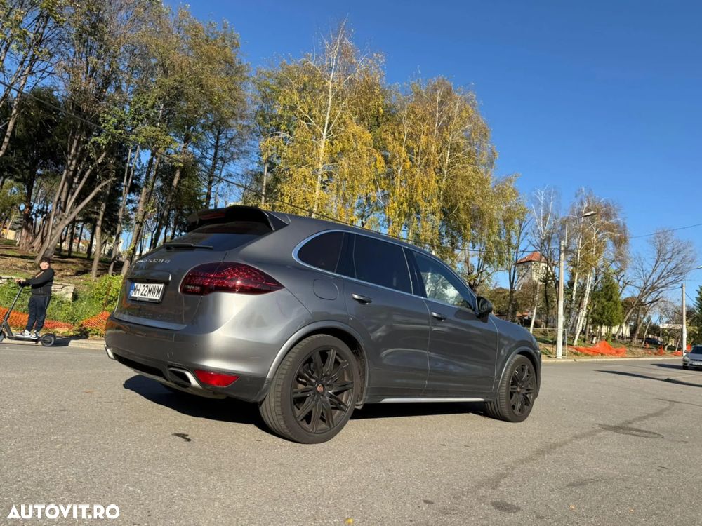 Porsche Cayenne - 5