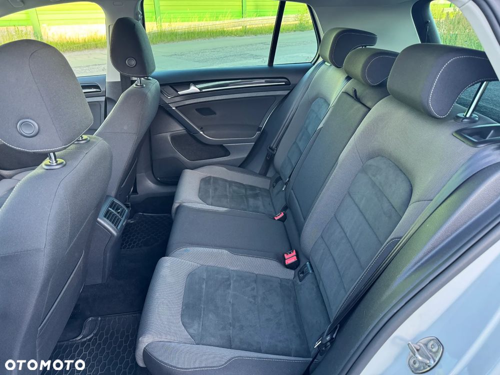 Volkswagen Golf - 29