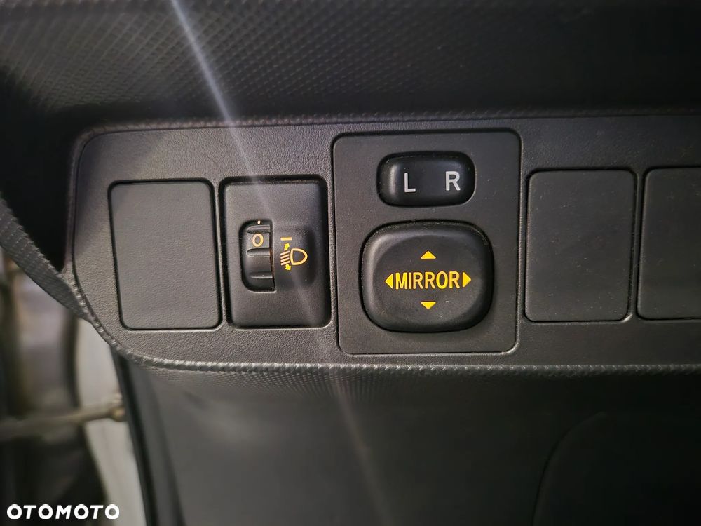 Toyota Auris 1.33 VVT-i Active - 21