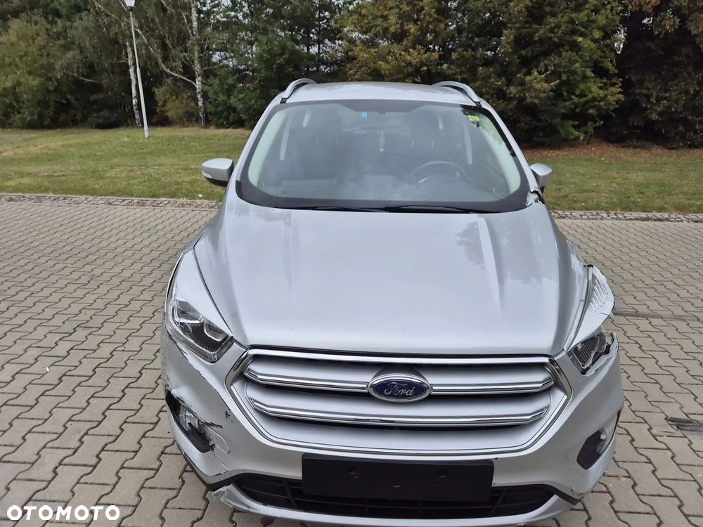 Ford Kuga 1.5 EcoBoost 2x4 Titanium - 2