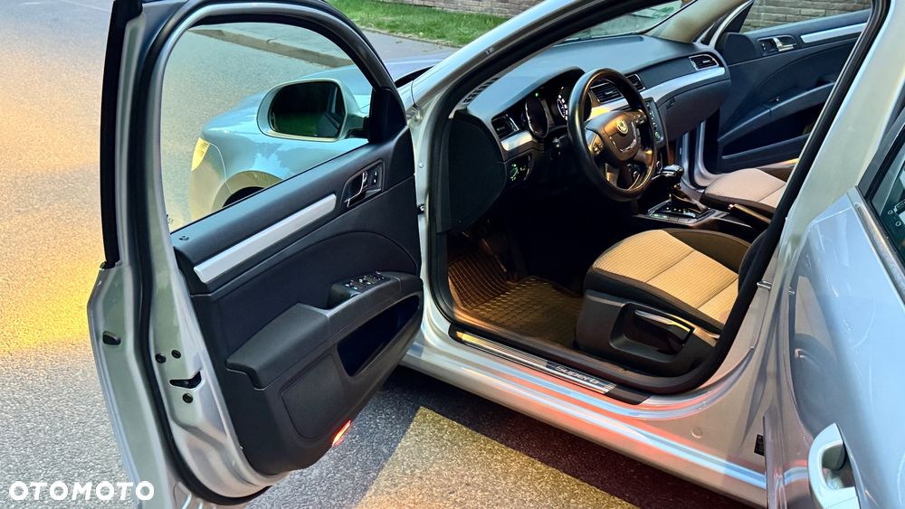 Skoda Superb 2.0 TDI Comfort DSG - 18