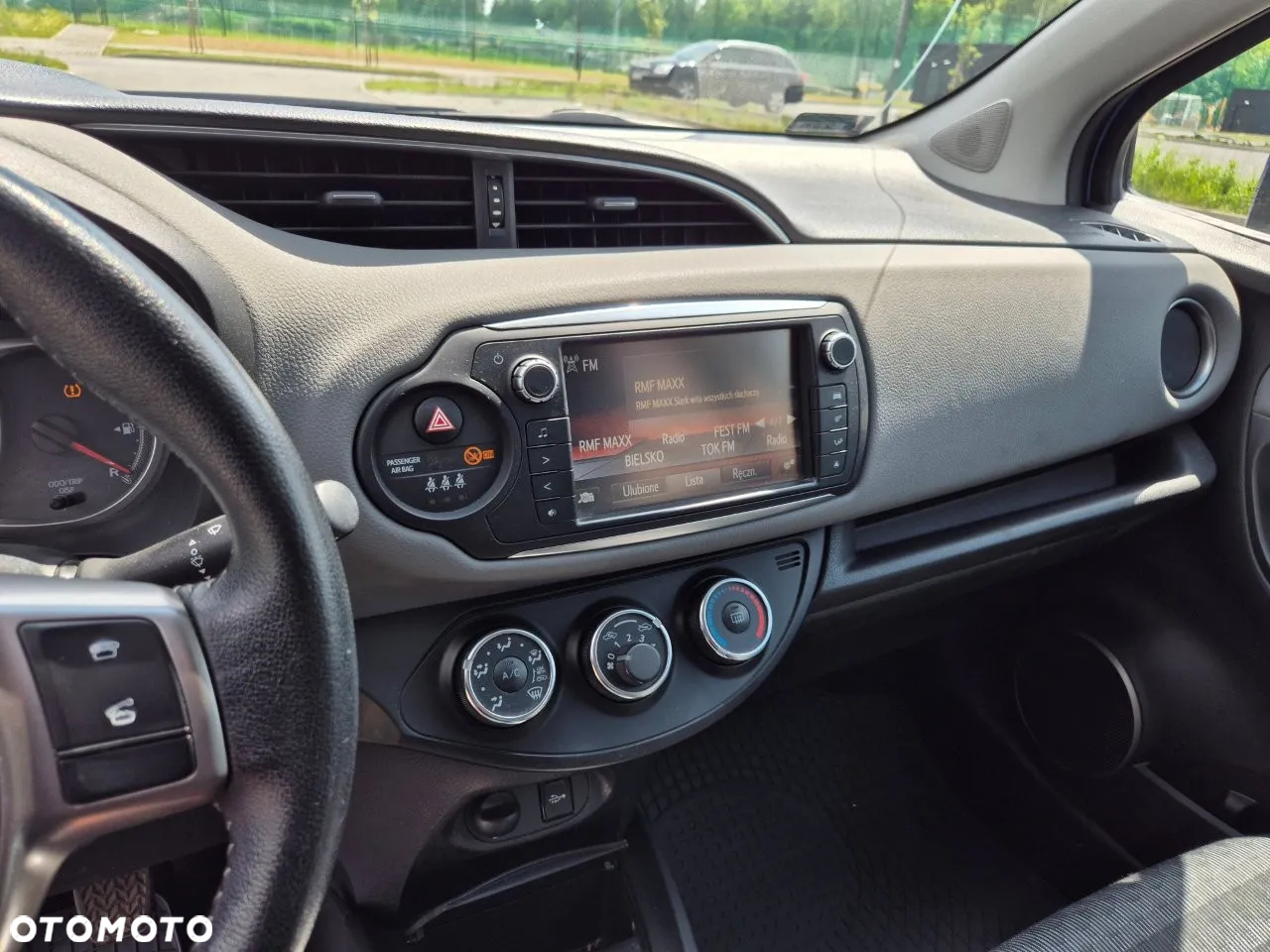 Toyota Yaris 1.33 Dynamic - 16