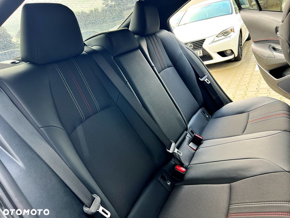 Toyota Corolla 1.8 Hybrid GR Sport Dynamic - 17