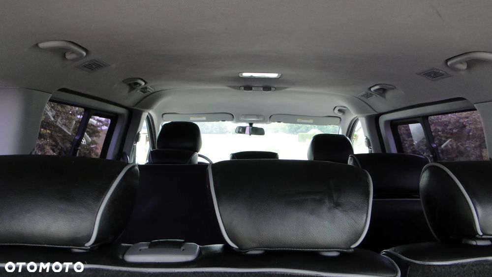 Hyundai H-1 Starex - 13