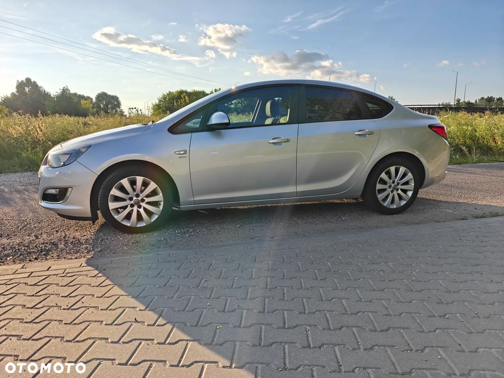 Opel Astra 1.4 T Active - 2