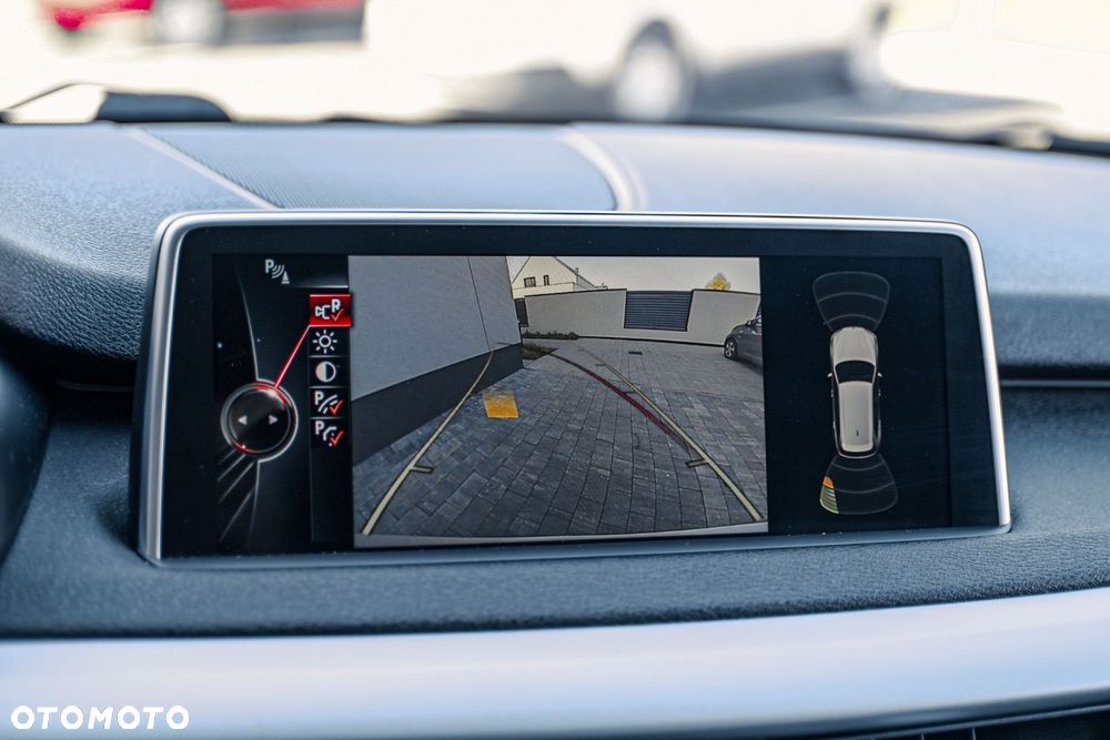 BMW X5 xDrive30d Sport-Aut - 32