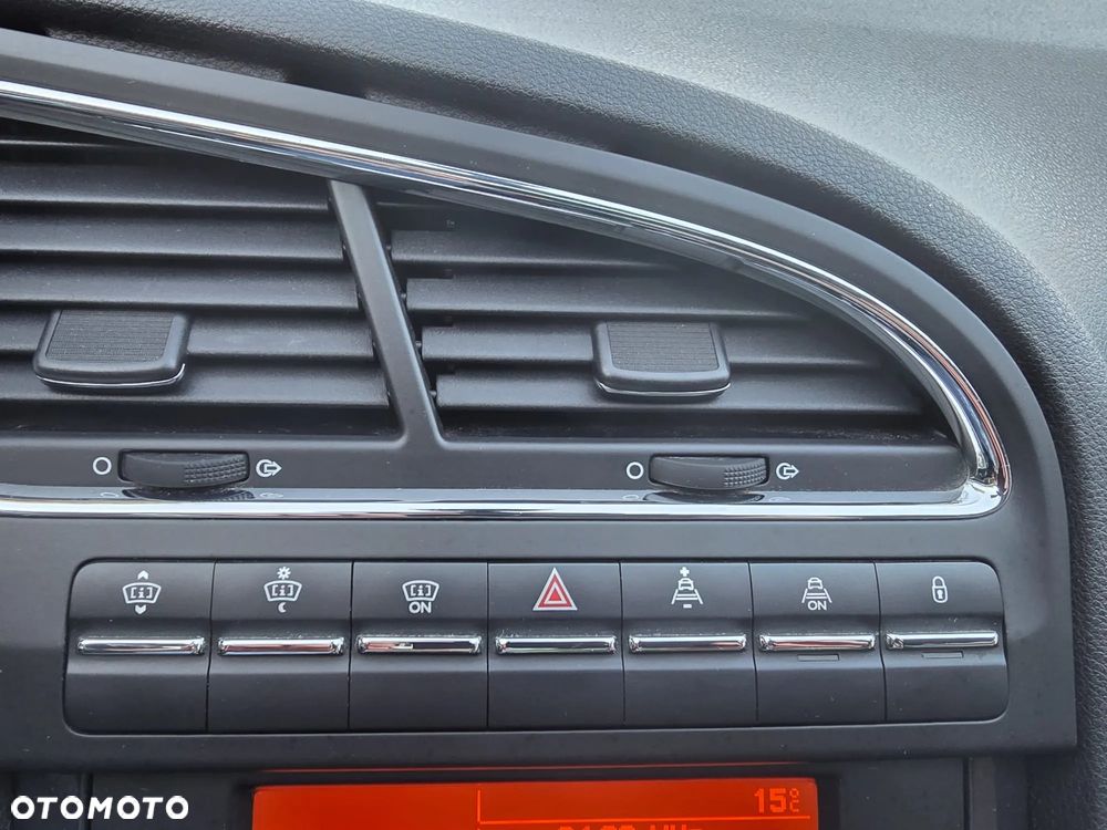 Peugeot 5008 1.6 THP Premium - 20