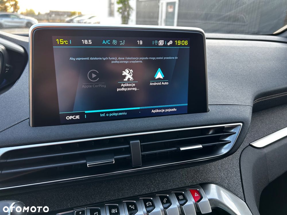 Peugeot 3008 1.6 PureTech HYbrid4 GT Line S&S EAT8 - 26