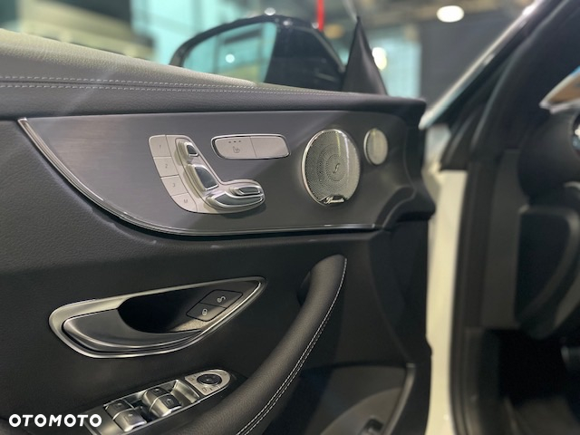 Mercedes-Benz Klasa E 200 Coupe 4-Matic 9G-TRONIC - 20