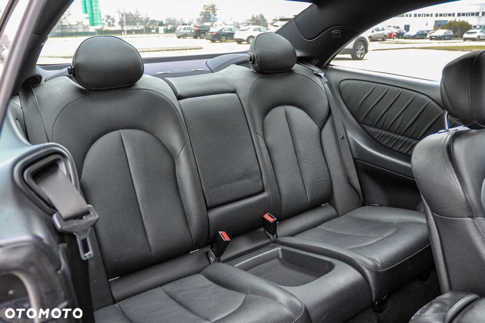 Mercedes-Benz CLK 320 CDI 7G-TRONIC Avantgarde - 12