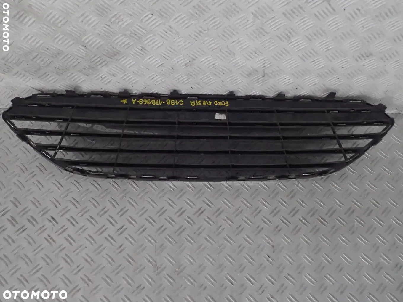 GRILL ATRAPA KRATKA CHROM FORD FIESTA MK7  C1BB-17B968-A - 2