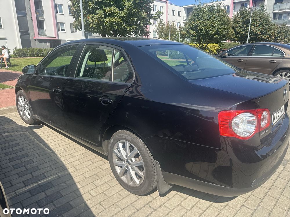 Volkswagen Jetta - 3
