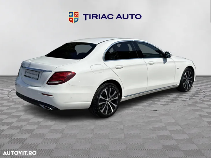 Mercedes-Benz E 300 de Aut. - 6