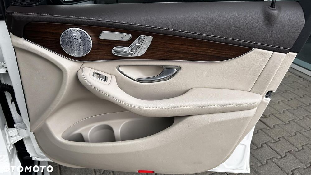 Mercedes-Benz GLC 220 d 4-Matic - 24