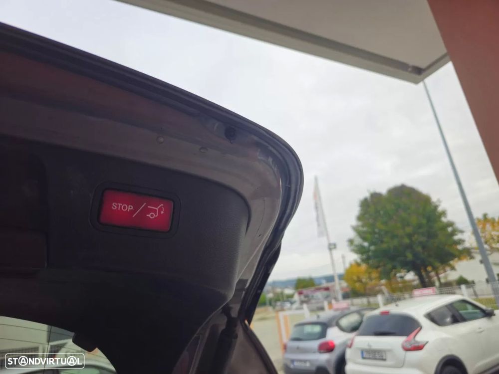 Mercedes-Benz GLA 180 AMG Line - 13