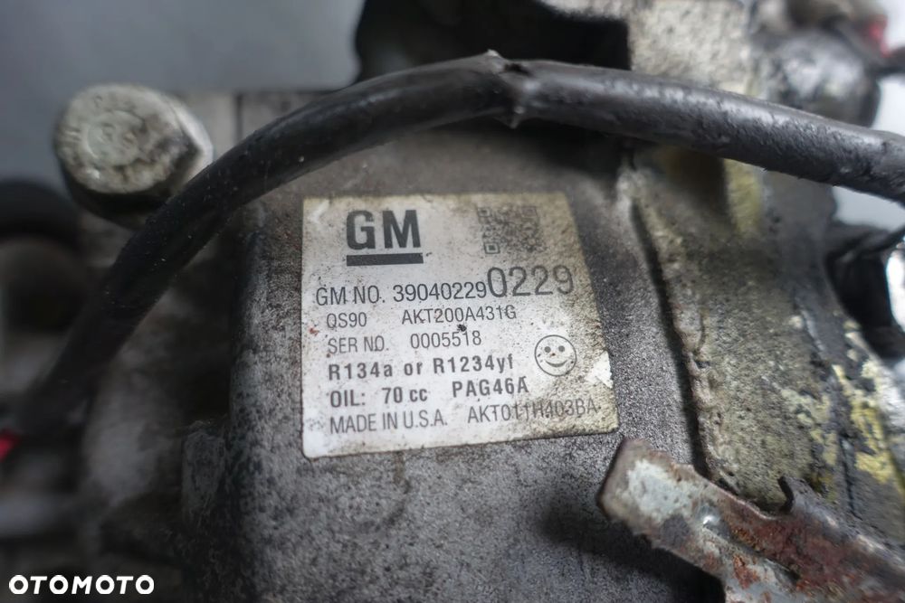 SPRĘŻARKA KLIMATYZACJI OPEL ADAM 1.2 B 39040229 - 2