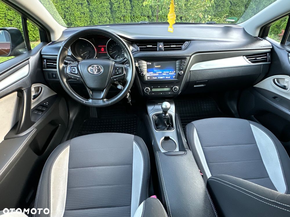 Toyota Avensis Touring Sports 1.6 D-4D Business Edition - 30