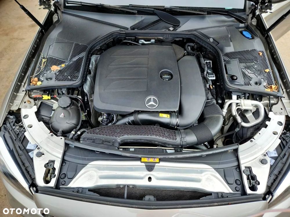 Mercedes-Benz Klasa C 300 T 4Matic 9G-TRONIC Exclusive - 12