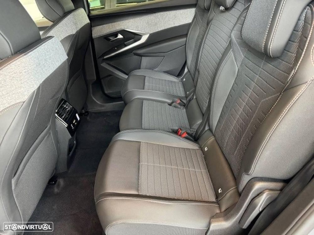 Peugeot 5008 - 8