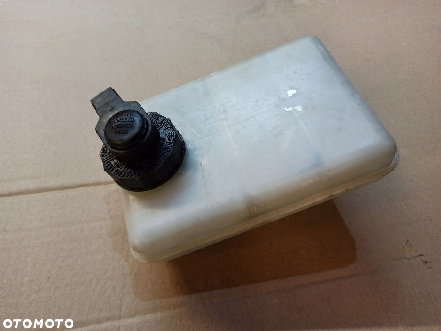 Korek Zbiorniczka Płynu Hamulcowego Iveco 99-10 - 4