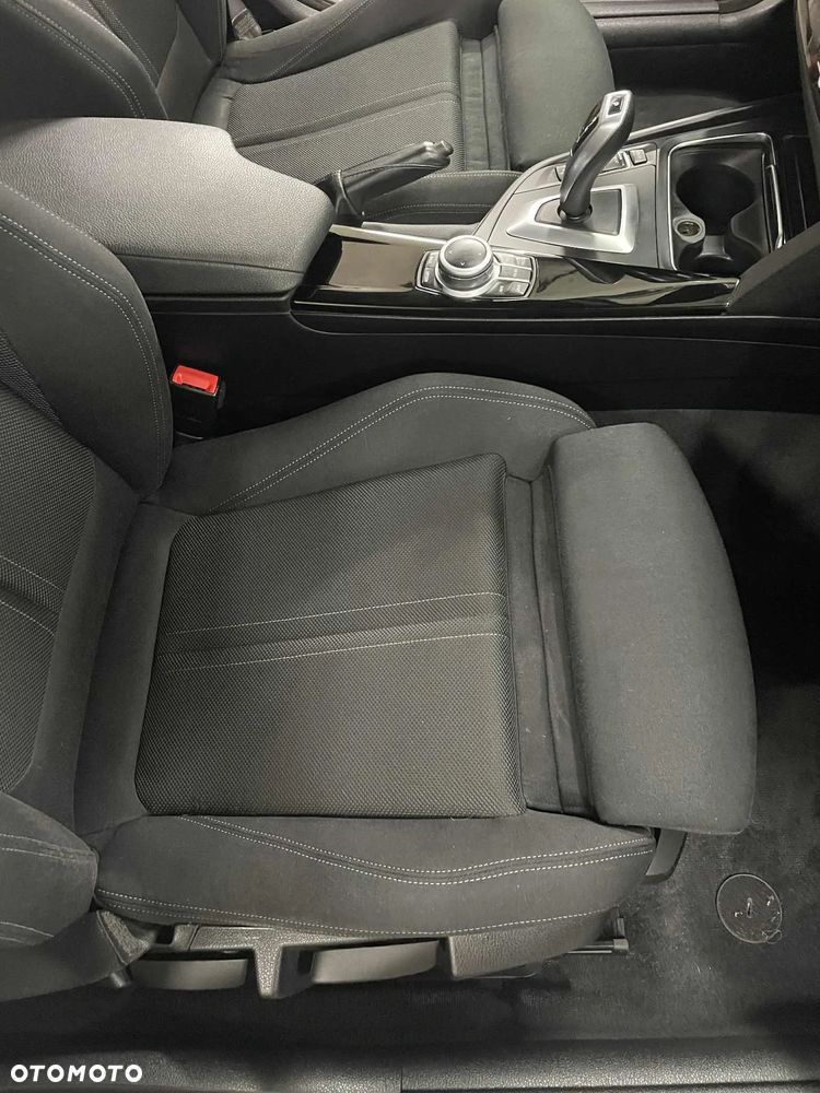 BMW Seria 3 320i Advantage sport - 13